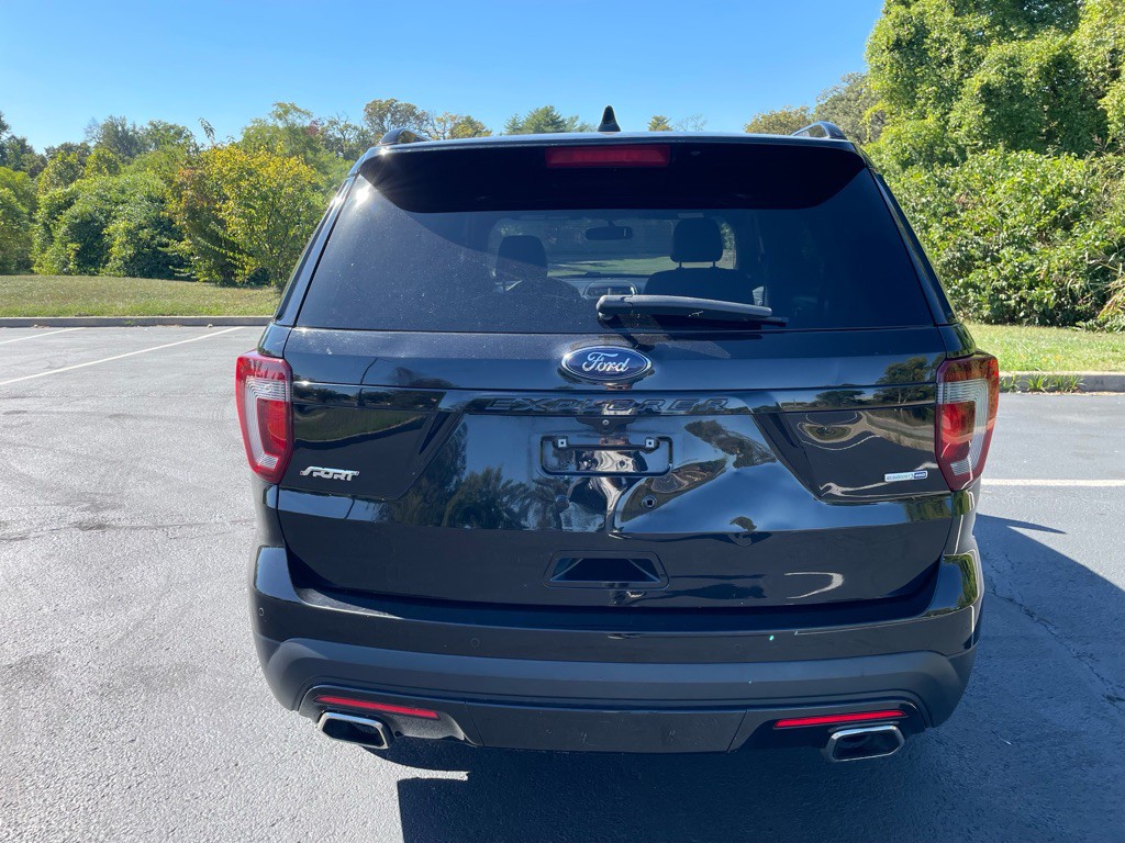 2016 Ford Explorer Image 8