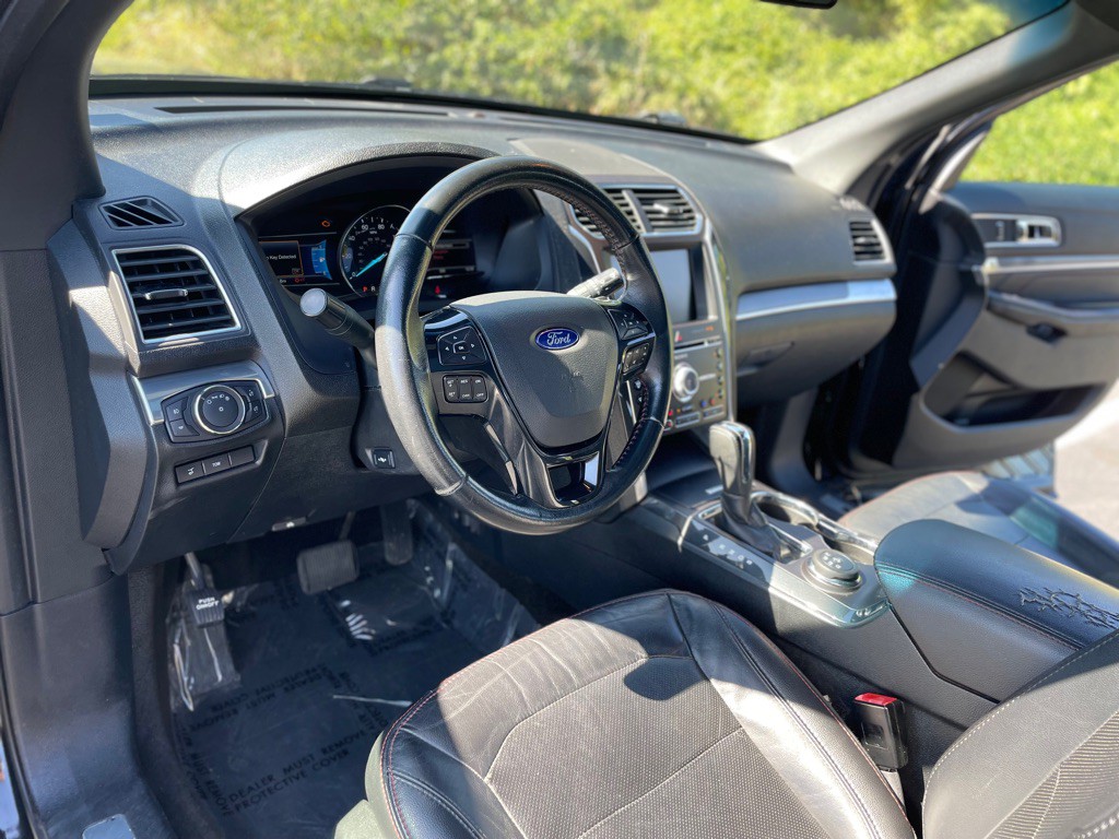 2016 Ford Explorer Image 13