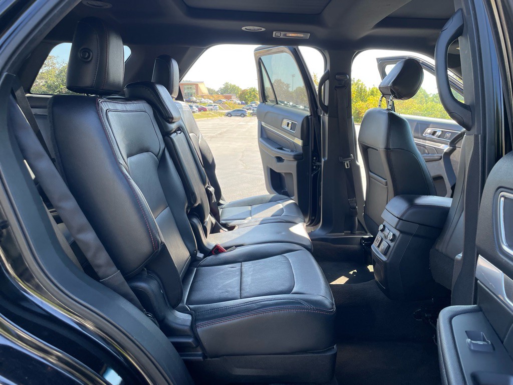 2016 Ford Explorer Image 24