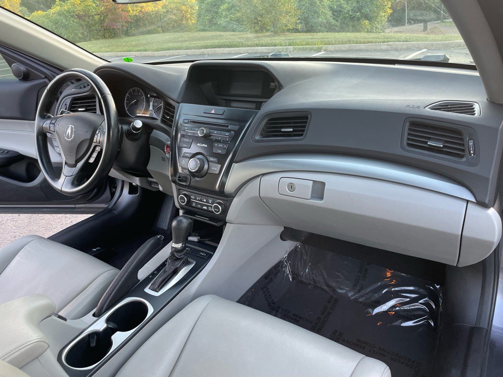 2017 Acura ILX Image 17