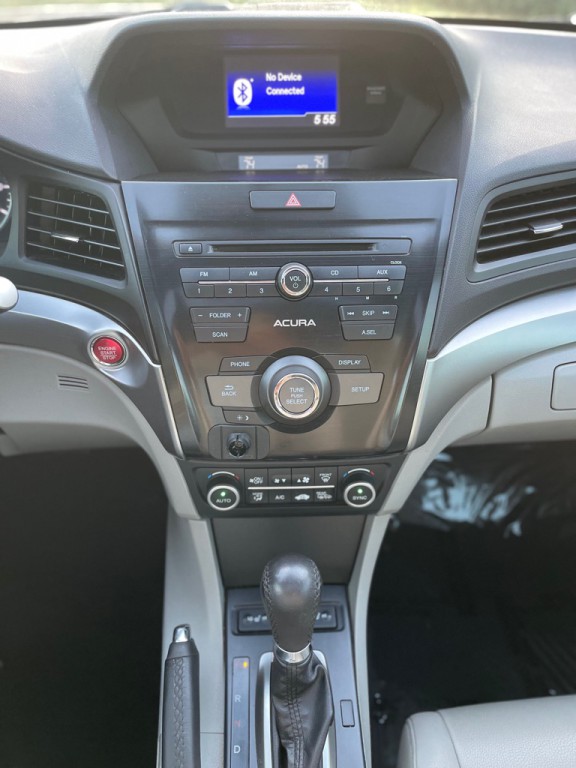2017 Acura ILX Image 20