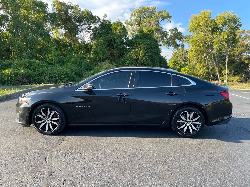 2017 Chevrolet Malibu Image 3