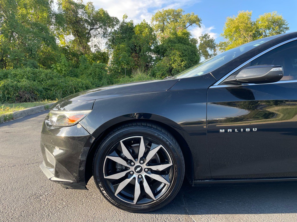 2017 Chevrolet Malibu Image 28