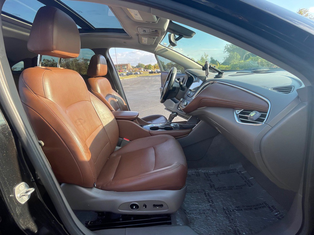 2017 Chevrolet Malibu Image 12