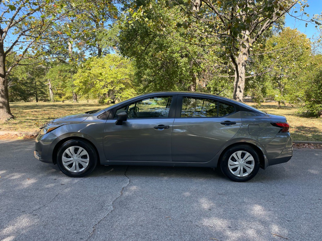 2024 Nissan Versa Image 3