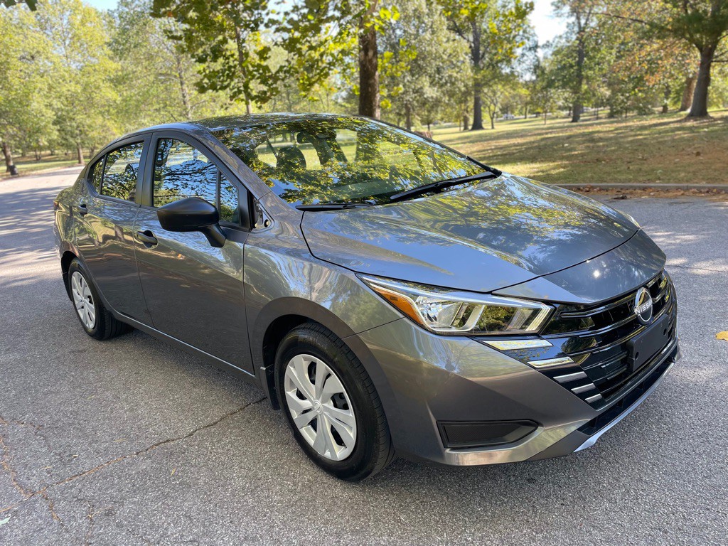2024 Nissan Versa Image 4