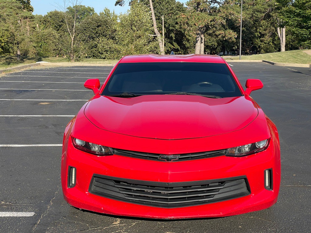 2018 Chevrolet Camaro Image 2