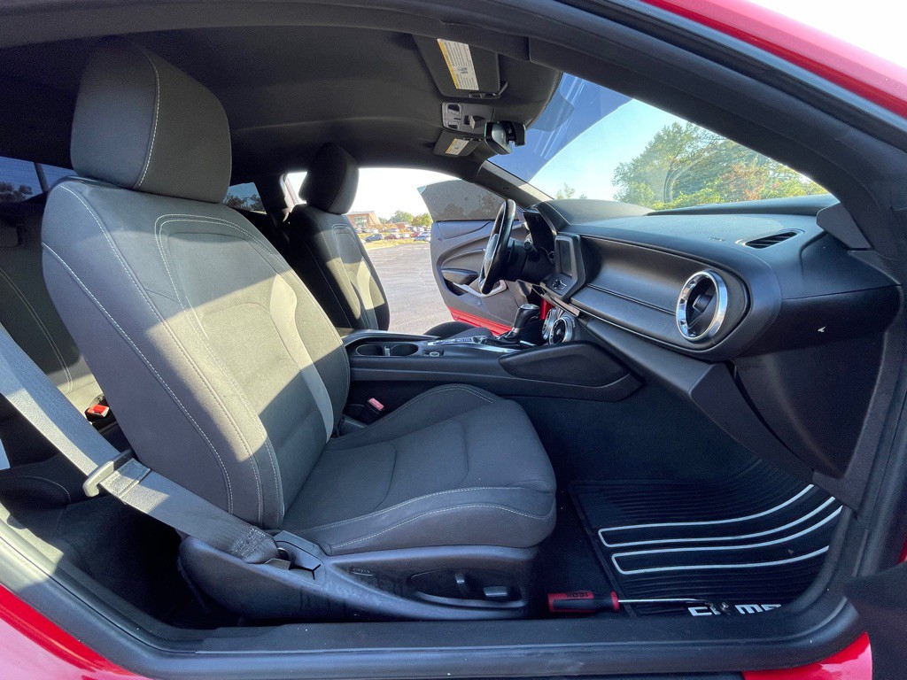 2018 Chevrolet Camaro Image 12
