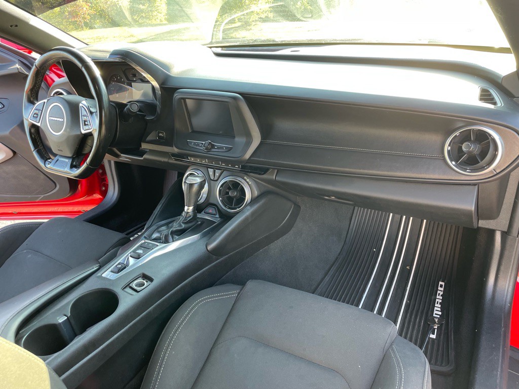 2018 Chevrolet Camaro Image 16