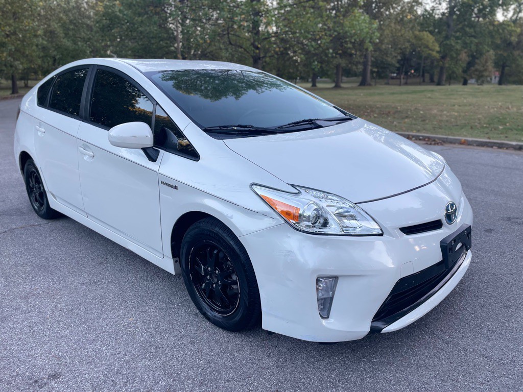 2014 Toyota Prius Image 1