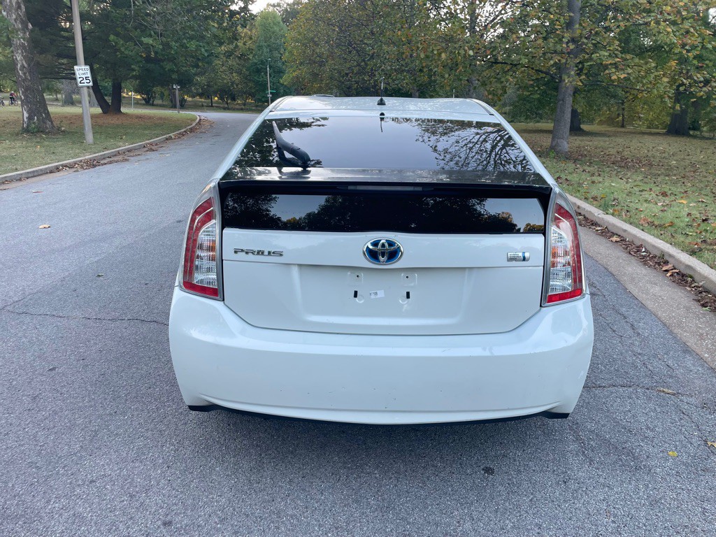 2014 Toyota Prius Image 8