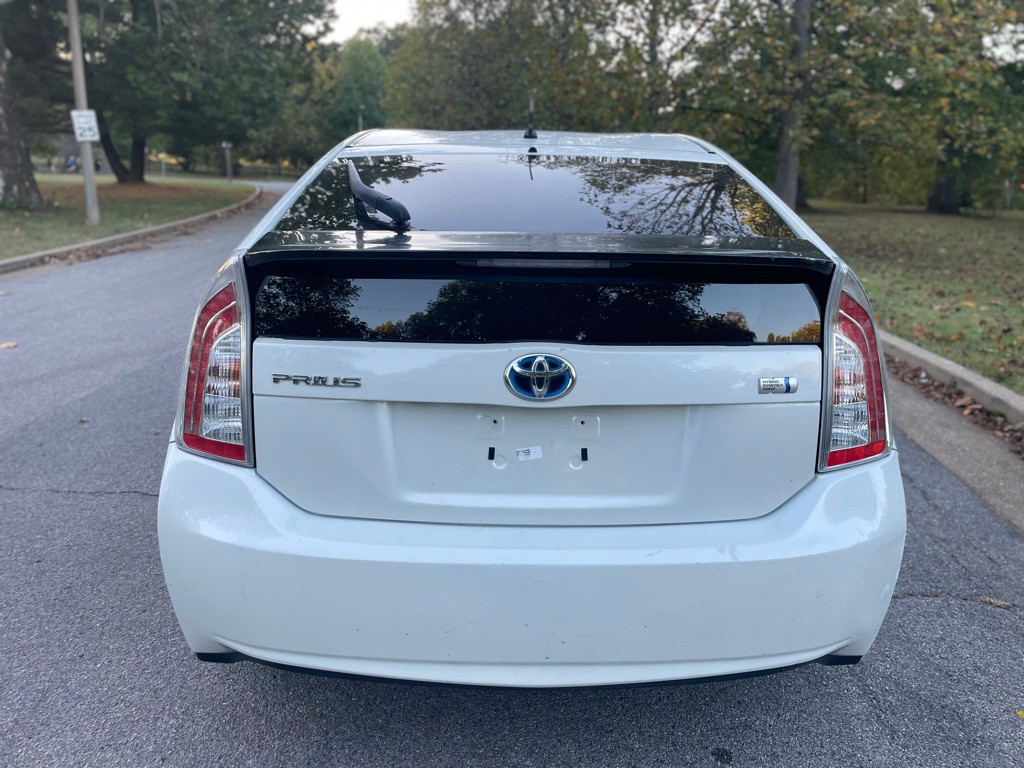 2014 Toyota Prius Image 9