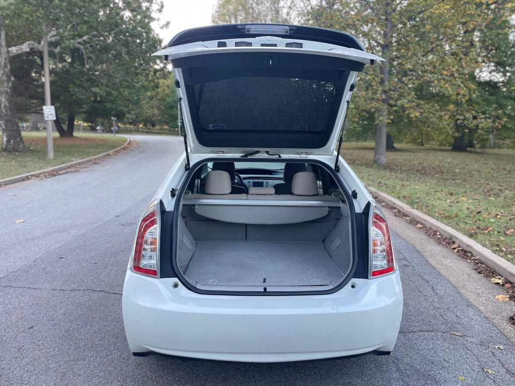 2014 Toyota Prius Image 10