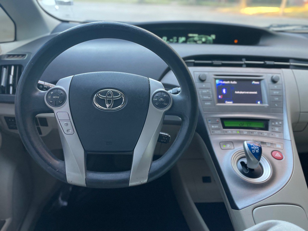 2014 Toyota Prius Image 17