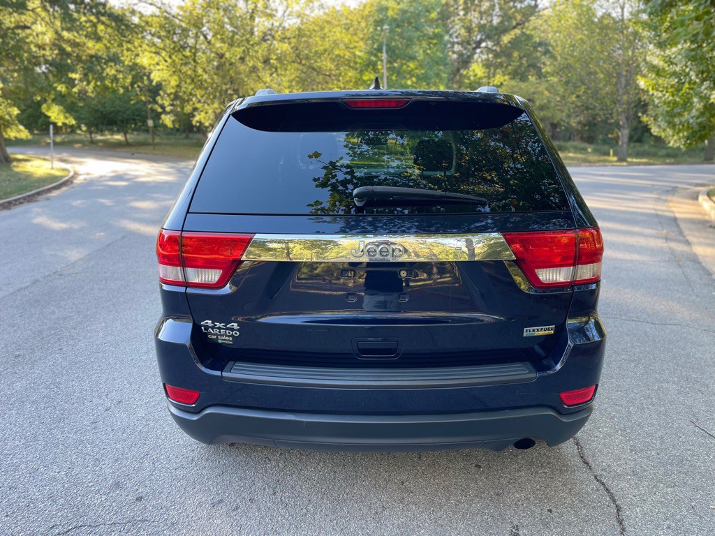 2012 Jeep Grand Cherokee Image 8