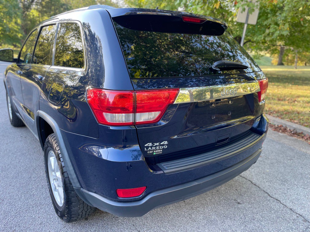 2012 Jeep Grand Cherokee Image 28
