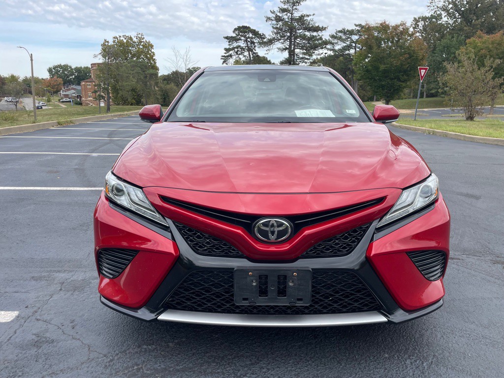 2019 Toyota Camry Image 2