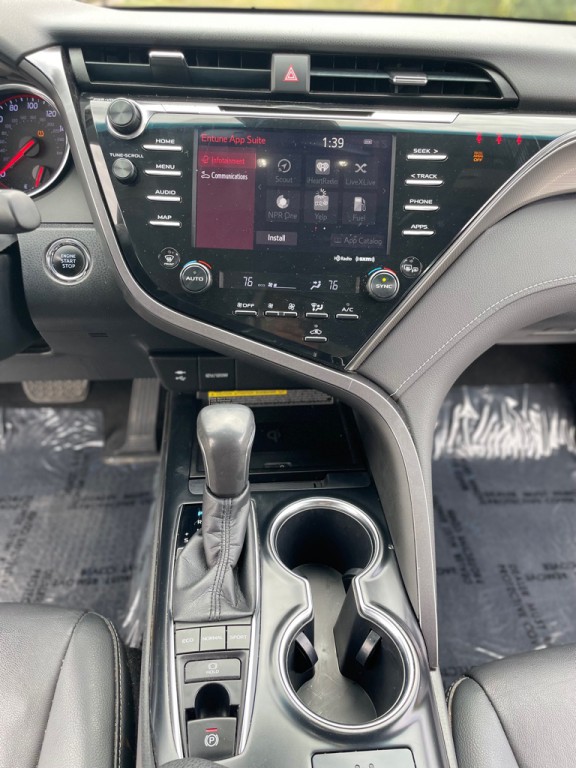 2019 Toyota Camry Image 16