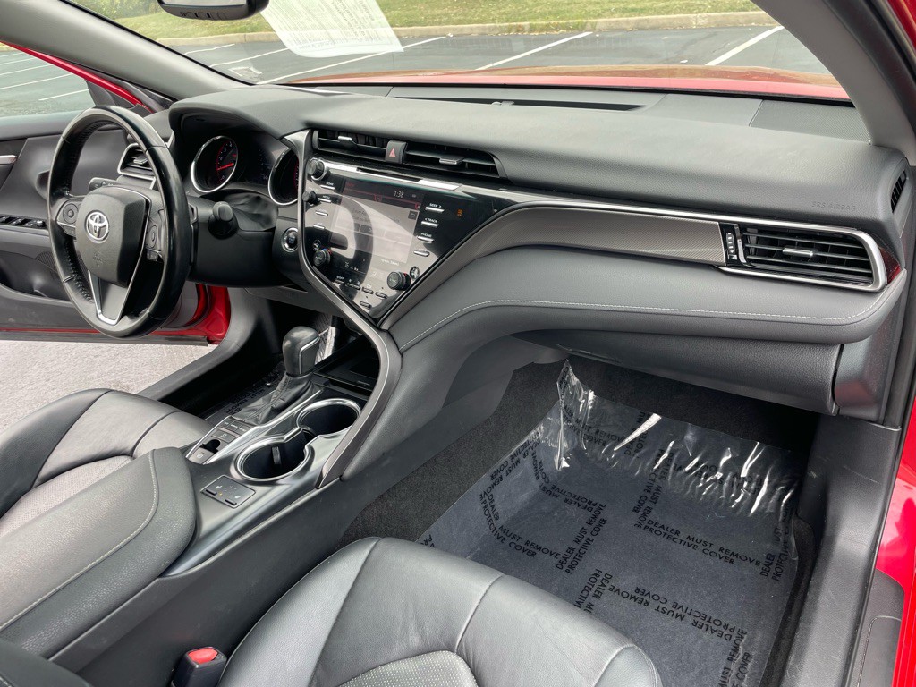 2019 Toyota Camry Image 17