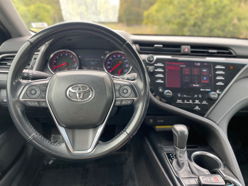 2019 Toyota Camry Image 18