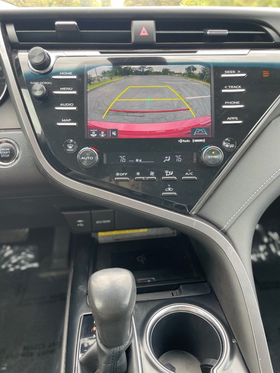 2019 Toyota Camry Image 20