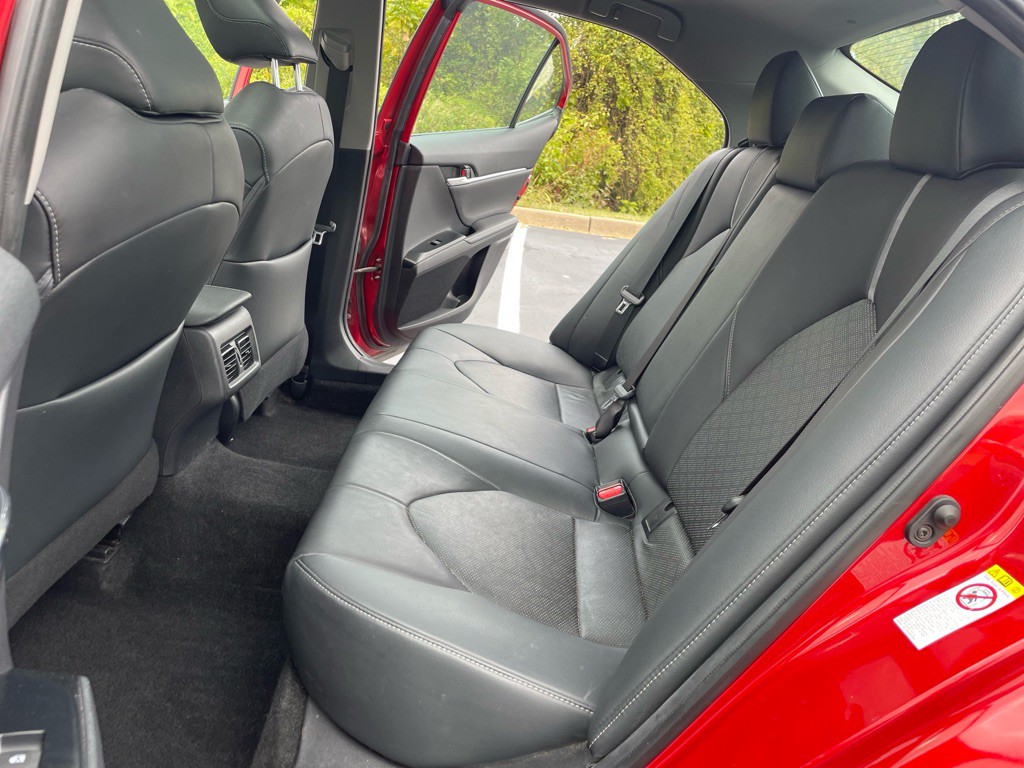 2019 Toyota Camry Image 25