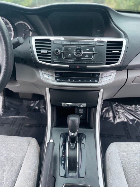 2013 Honda Accord Image 16