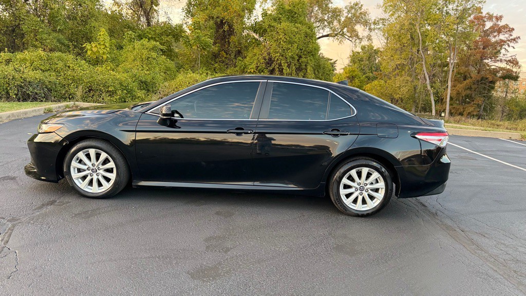 2020 Toyota Camry Image 3