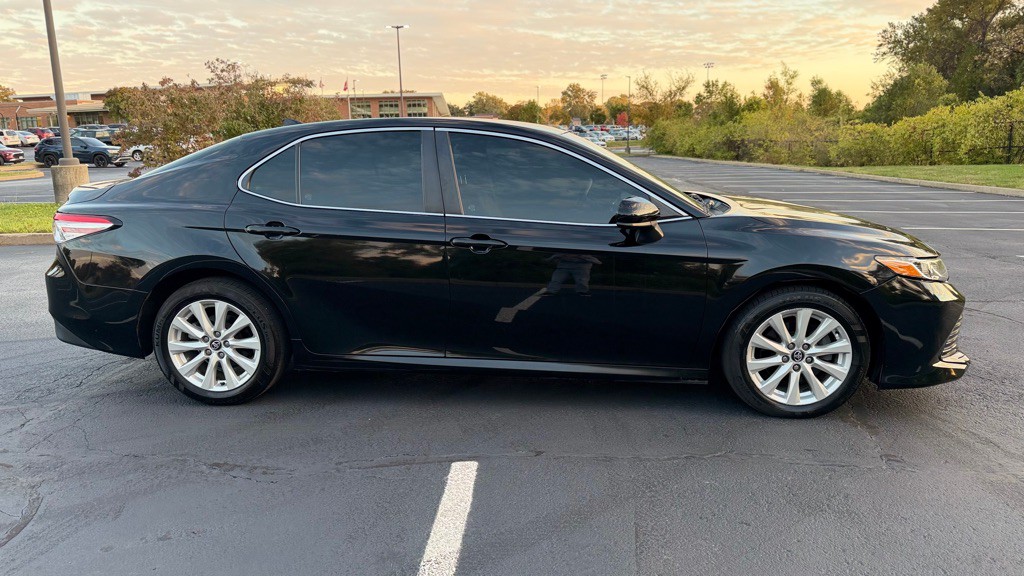 2020 Toyota Camry Image 6