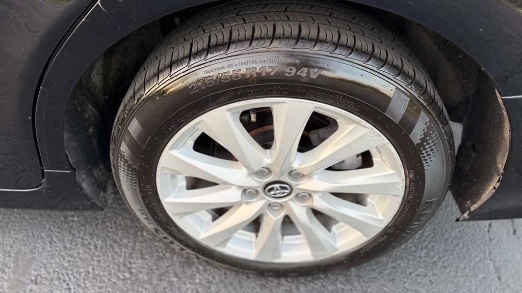 2020 Toyota Camry Image 25