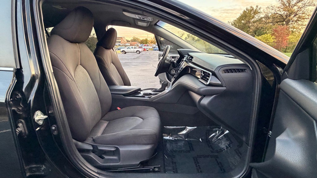 2020 Toyota Camry Image 12