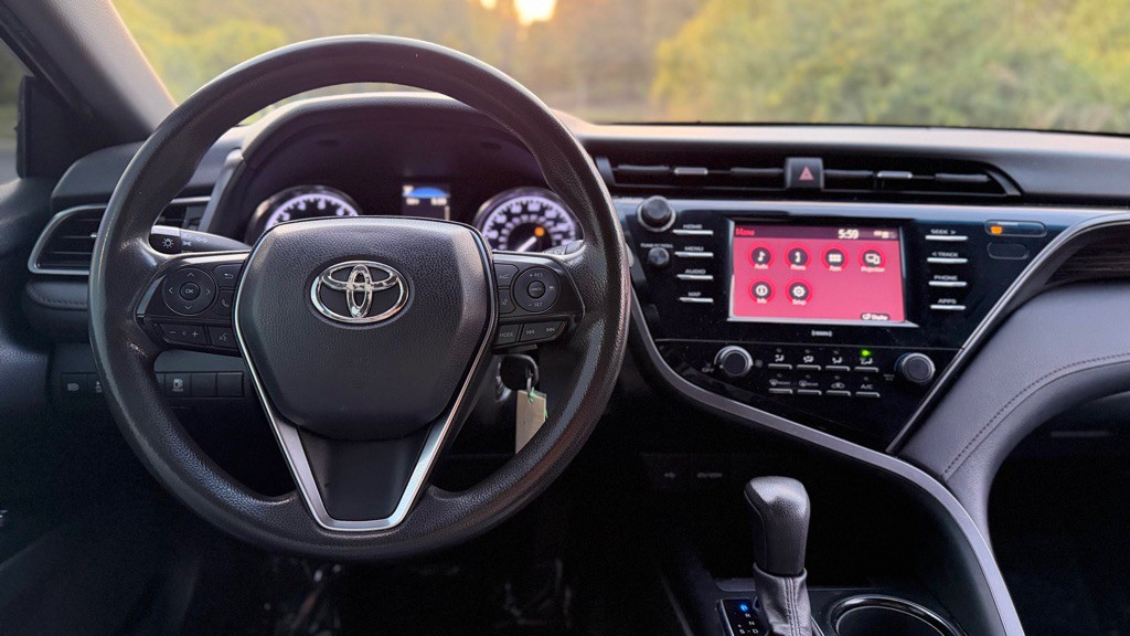 2020 Toyota Camry Image 16