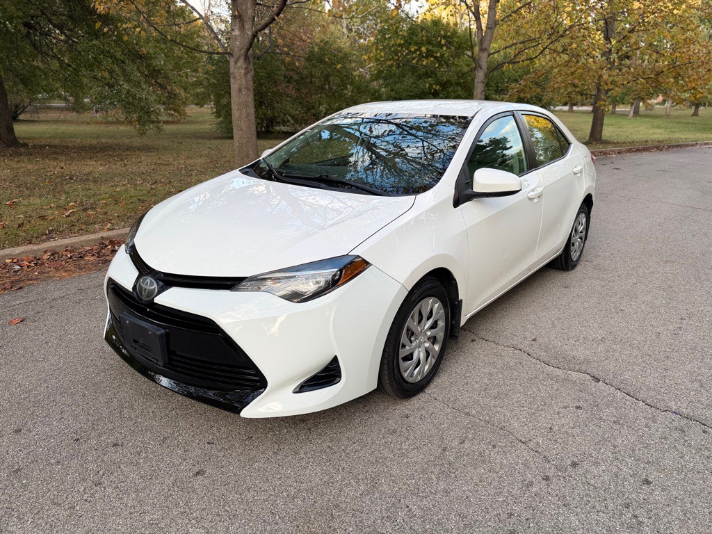 2018 Toyota Corolla Image 1