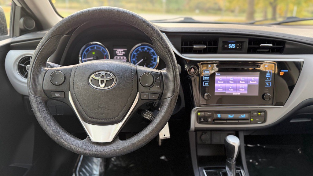 2018 Toyota Corolla Image 16