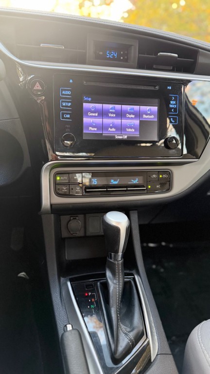 2018 Toyota Corolla Image 18