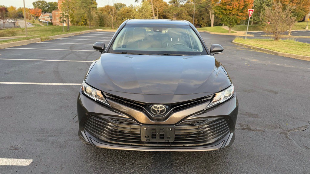 2018 Toyota Camry Image 2