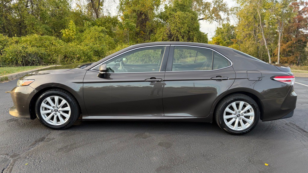 2018 Toyota Camry Image 3