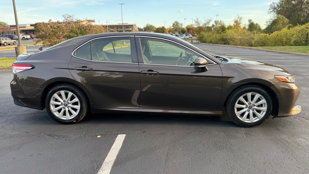 2018 Toyota Camry Image 6