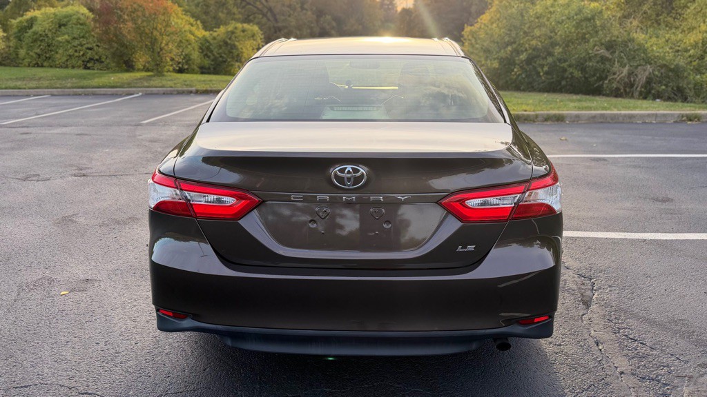 2018 Toyota Camry Image 8