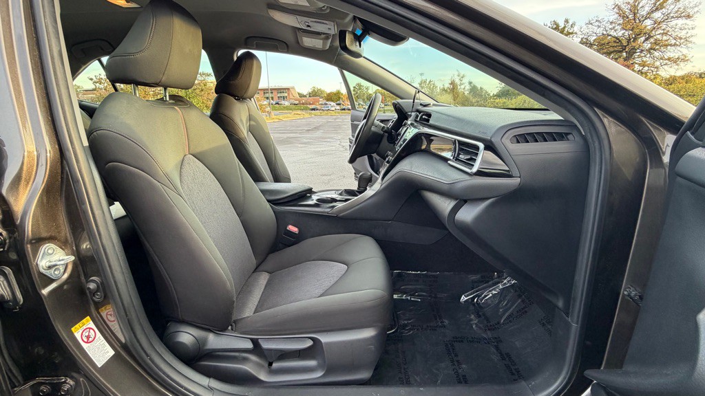 2018 Toyota Camry Image 12