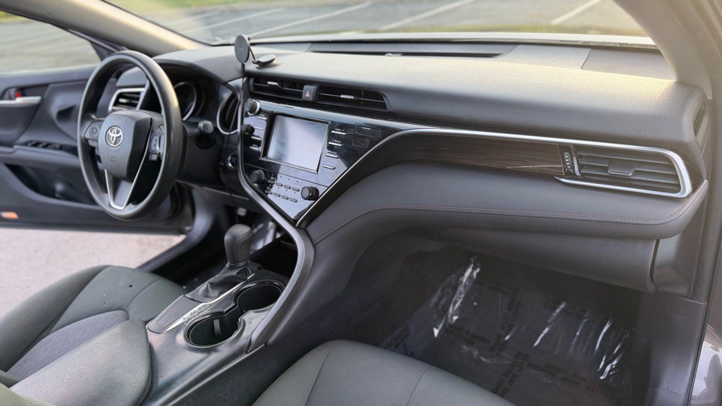 2018 Toyota Camry Image 15