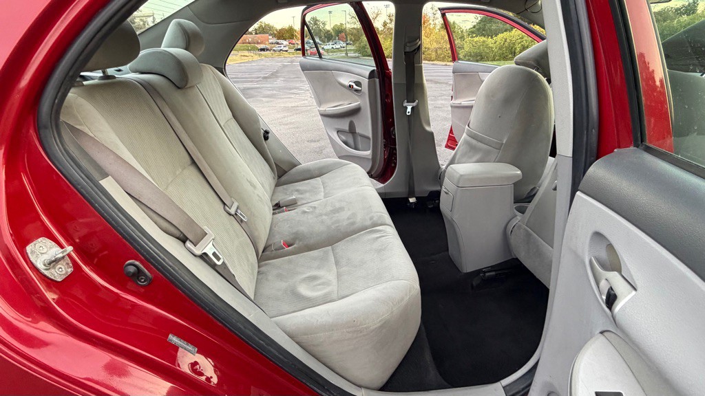 2010 Toyota Corolla Image 19