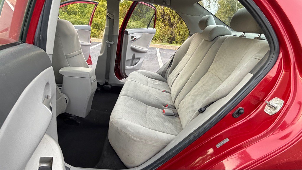 2010 Toyota Corolla Image 21