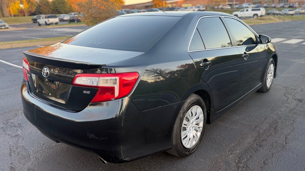 2012 Toyota Camry Image 9