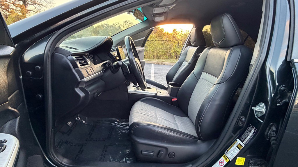 2012 Toyota Camry Image 10