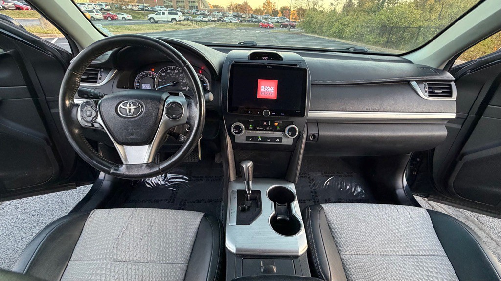 2012 Toyota Camry Image 11