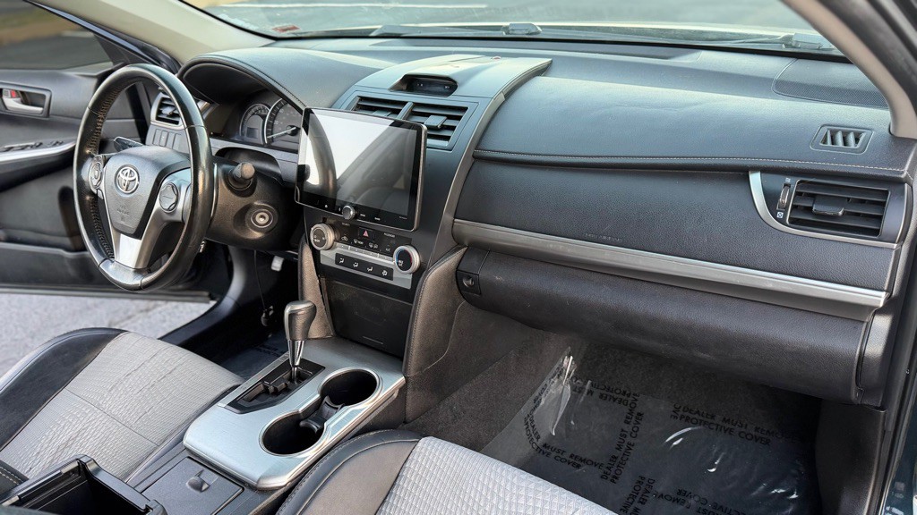 2012 Toyota Camry Image 15