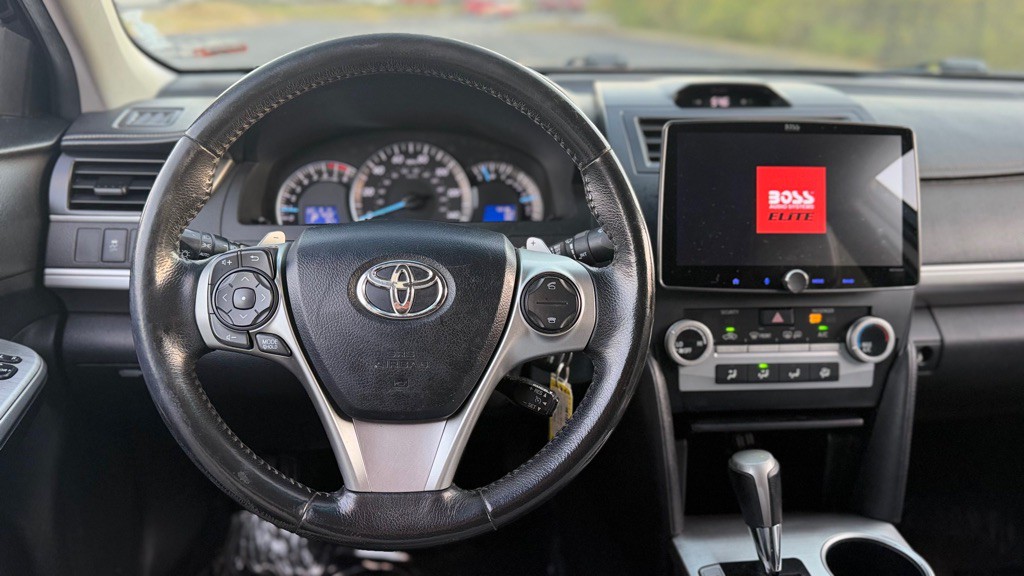 2012 Toyota Camry Image 16