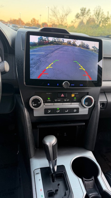 2012 Toyota Camry Image 18