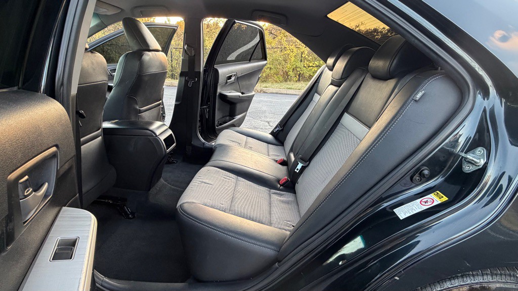 2012 Toyota Camry Image 22